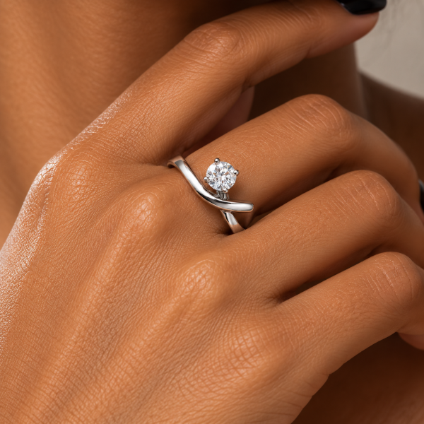 SILVER RING WITH BAGUETTE-CUT CRYSTALS