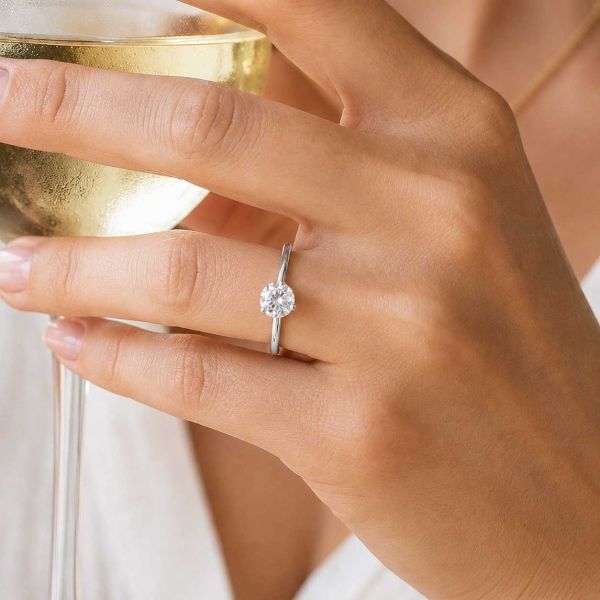 BAGUE AVEC CRISTAL