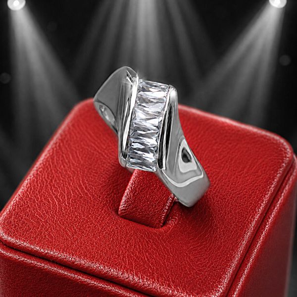SILVER RING WITH BAGUETTE-CUT CRYSTALS