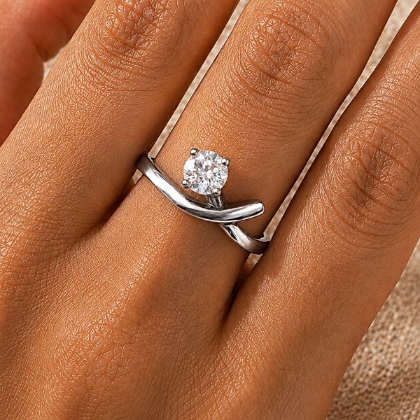 SILVER RING WITH BAGUETTE-CUT CRYSTALS