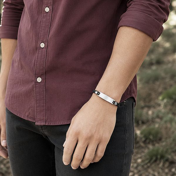 BRACELET AVEC PLAQUE EN ACIER