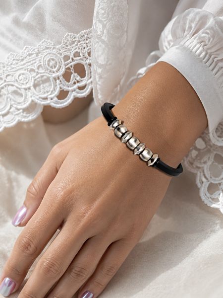 ARMBAND MIT VIER SCHEIBEN