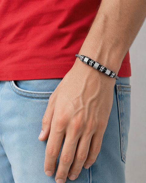 BRACCIALE DI ACCIAIO CON ACCESSORI