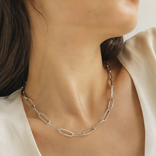 NECKLACE WITH OVALS