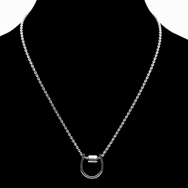 HORSESHOE NECKLACE