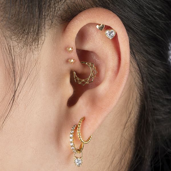 GOLD JEWEL WITH ROW OF CRYSTALS