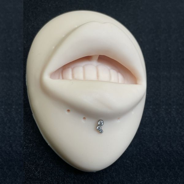 LABRET WITH THREE CRYSTALS FOR FACE AND EAR PIERCINGS