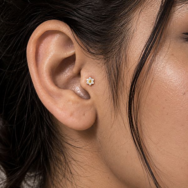 LABRET IN ORO MASSICCIO CON FIORELLINO DI CRISTALLI
