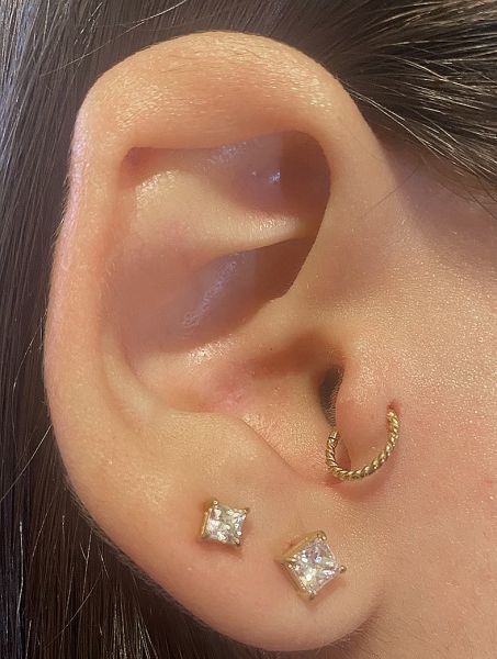 GOLD PLATED SQUARE EARRINGS WITH CRYSTALS