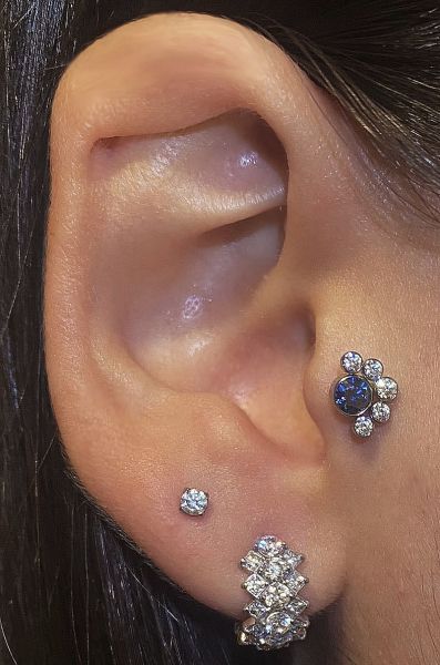 PIERCING WITH CRYSTALS FOR LOBE AND HELIX