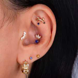 PIERCING LABRET WITH CRYSTAL PETALS