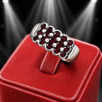 BAGUE EN ARGENT AVEC GRENATS