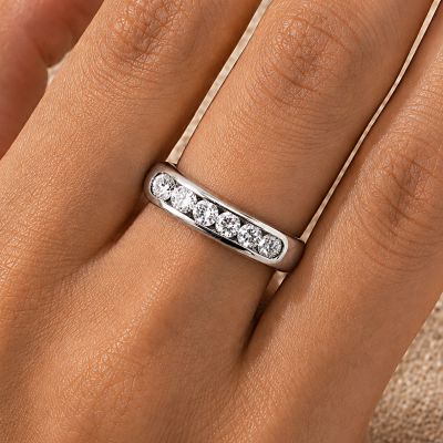ANILLO DE PLATA CON SEIS CRISTALES