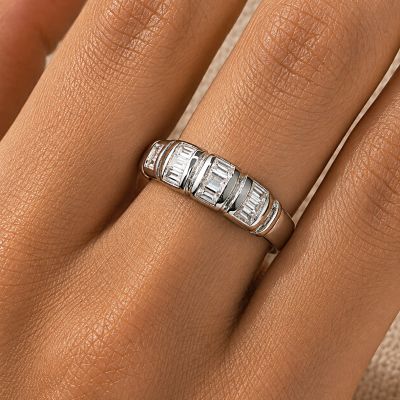 ANELLO ARGENTO CON SEGMENTI DI CRISTALLI
