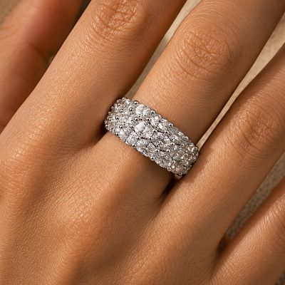 ANELLO D'ARGENTO CON NUMEROSI CRISTALLI TAGLIO BAGUETTE