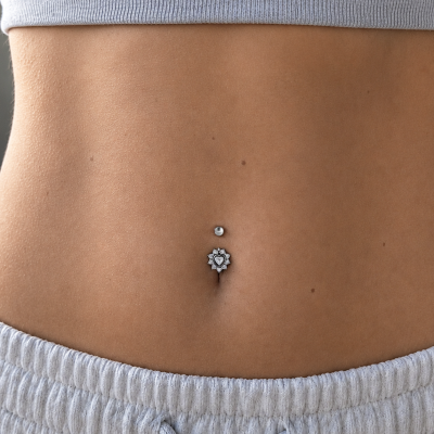 PIERCING DE OMBLIGO CON CORAZÓN DE CRISTAL