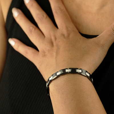 BRACCIALE IN CERAMICA NERO E BIANCO