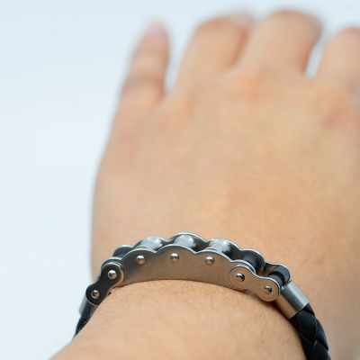 BRACELET AVEC ÉLÉMENTS ROTATIFS