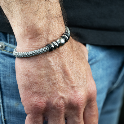 BRACELET AVEC BOULE ET FERMETURE MAGNÉTIQUE