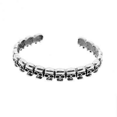 BRACELET AVEC TÊTES DE MORT