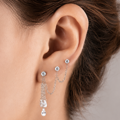 CHARM WITH CHAINS AND ZIRCONIA CRYSTALS