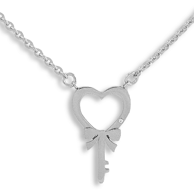 COLLAR Y CORAZÓN CON NUDO