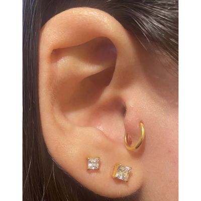 BOUCLES D’OREILLES CARRÉES PLAQUÉE OR AVEC CRISTAUX