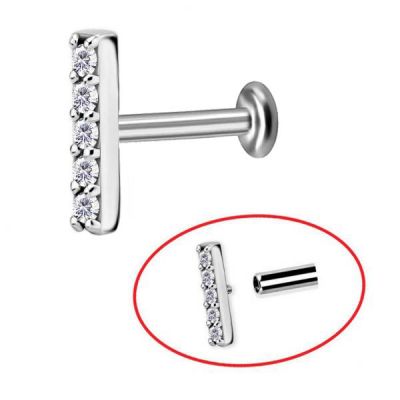PIERCING MIT KLEINEN KRISTALLSEGMENTEN
