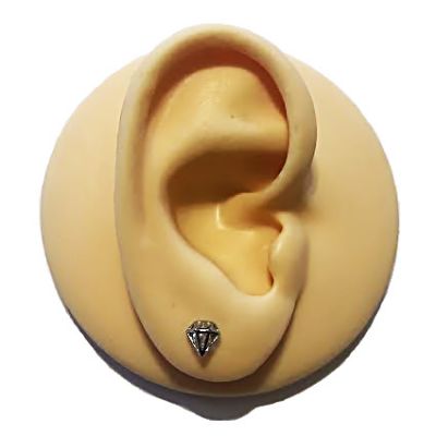 PIERCING A FORMA DI DIAMANTE