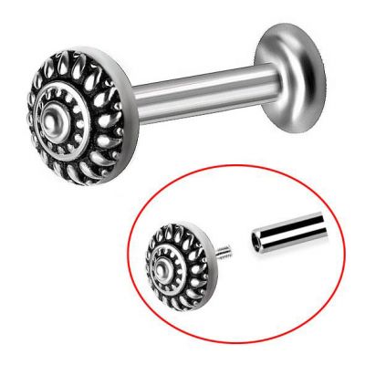 TRAGUS- UND HELIX-PIERCING MIT STAMMESSONNE