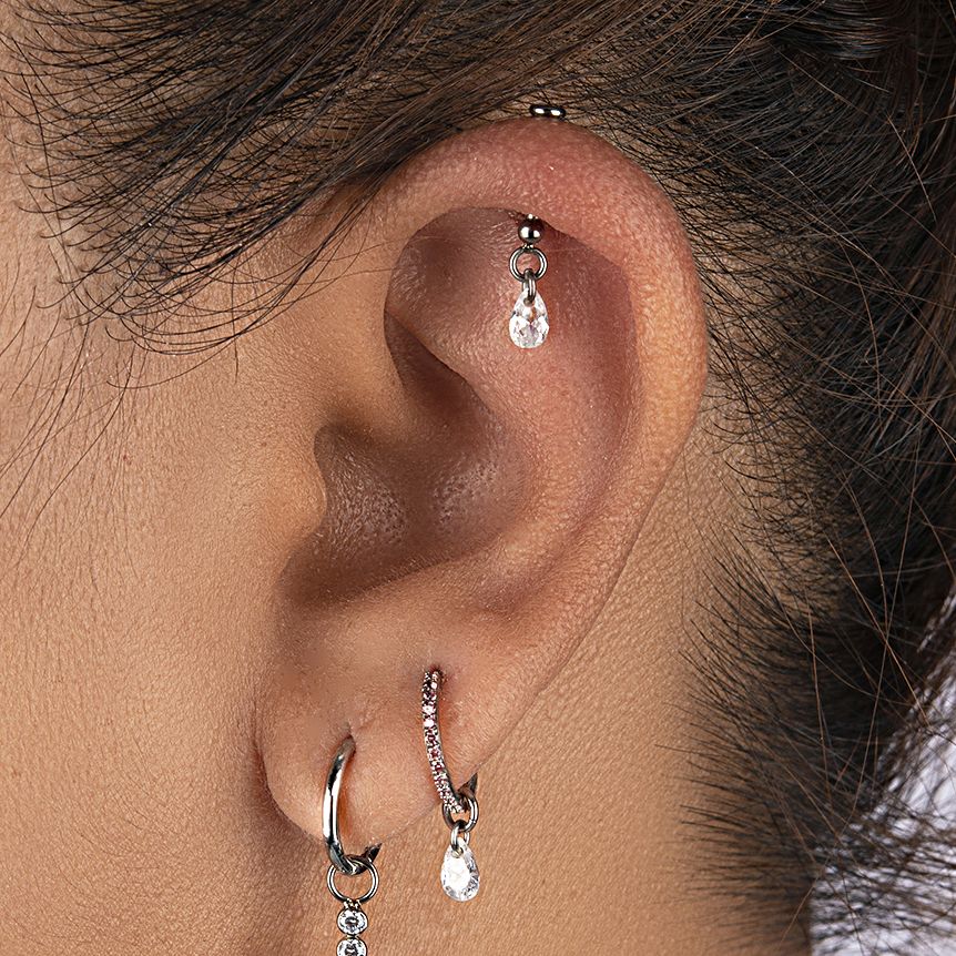 Piercing store labret helix